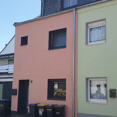 Haus Mit Garten, 20 Min. Zum Dom&messe Apartment *