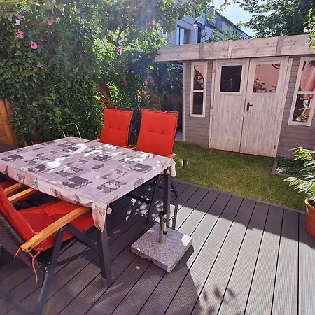 Haus Mit Garten, 20 Min. Zum Dom&messe *