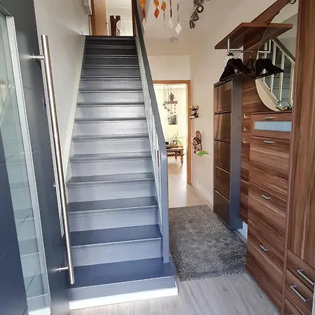 Apartmán Haus Mit Garten, 20 Min. Zum Dom&messe *