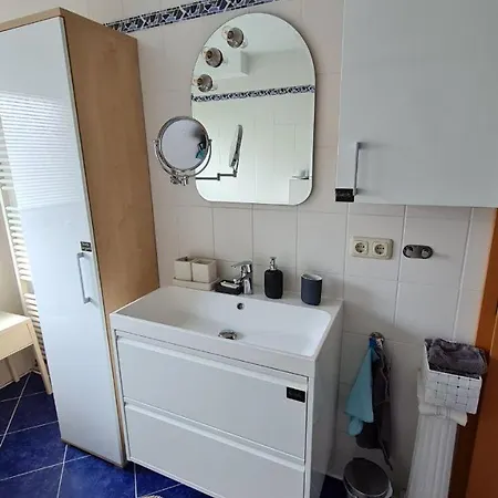 Haus Mit Garten, 20 Min. Zum Dom&messe Апартаменты