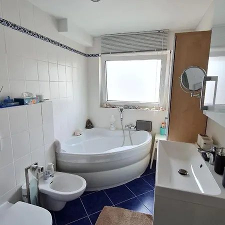 Апартаменты Haus Mit Garten, 20 Min. Zum Dom&messe